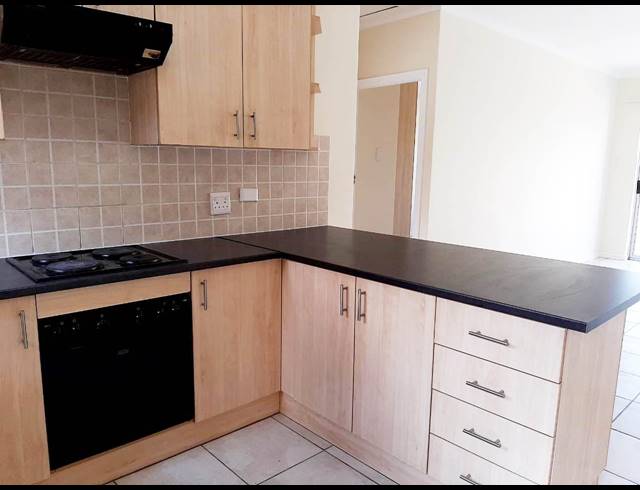 2 BEDROOM TOWNHOUSE RENTED IN WALMER HEIGHTS
